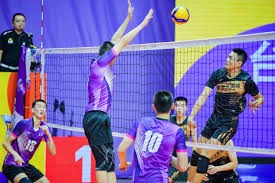 澎湃预测国足首发：后腰王上源、前腰韦世豪，塞尔吉尼奥替补